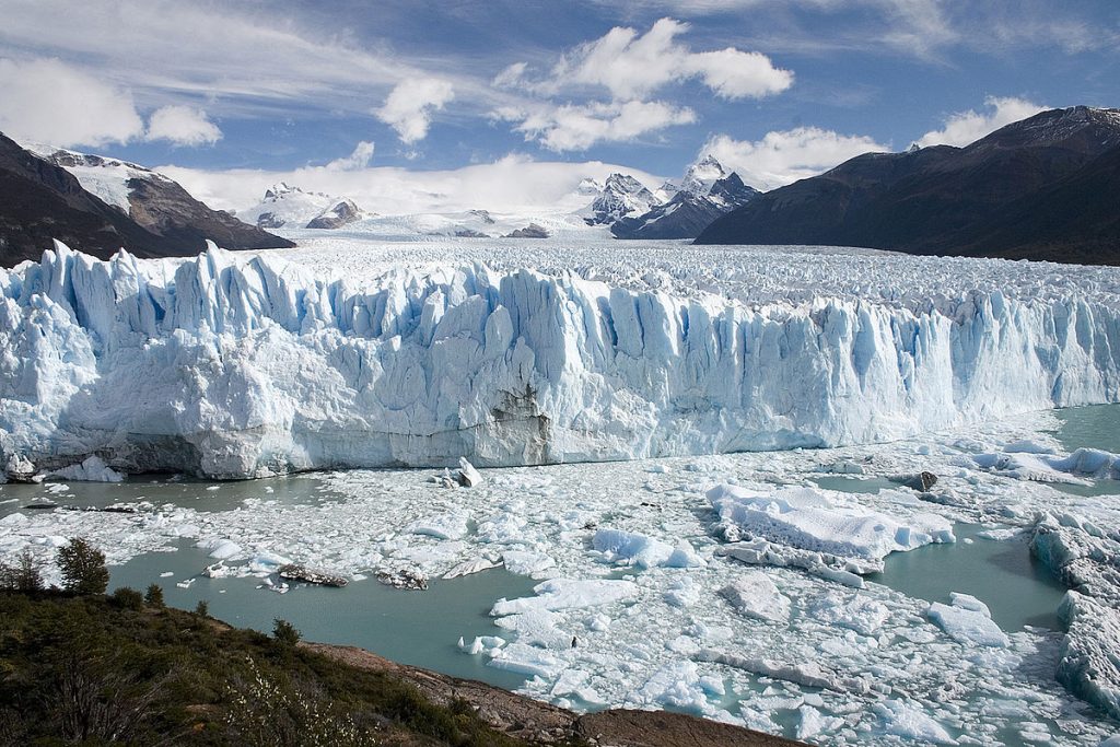 Perito Moreno Glacier, Patagonia, Argentina | Image via Wikimedia Commons