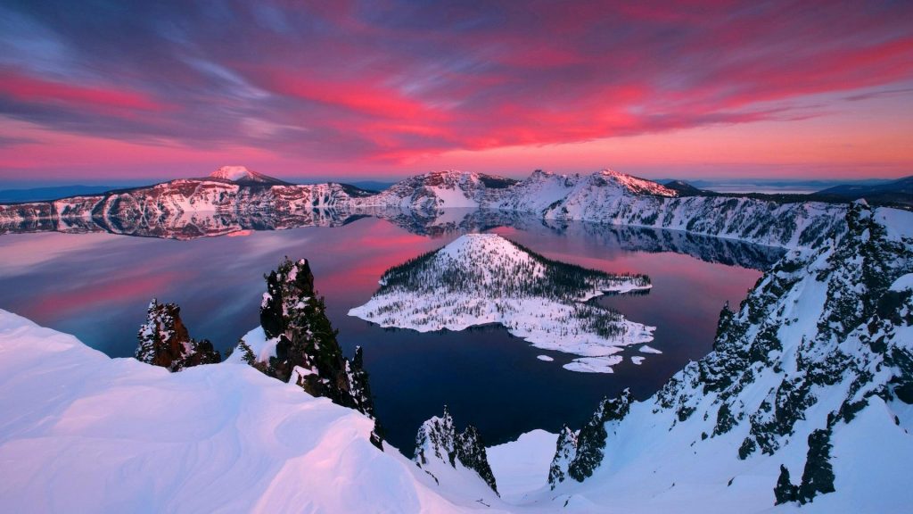 Crater Lake, Oregon, USA | Image via Feel The Planet