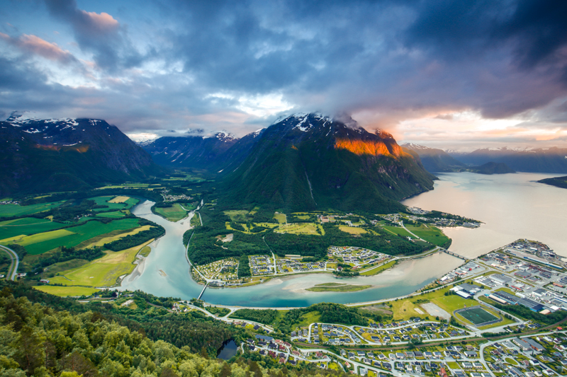 Rampestreken, Norway | Image via Brendan van Son